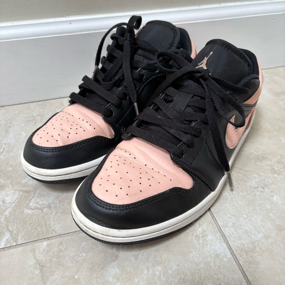 Air Jordan 1 Low Crimson Tint Black/White - Picture 2 of 10
